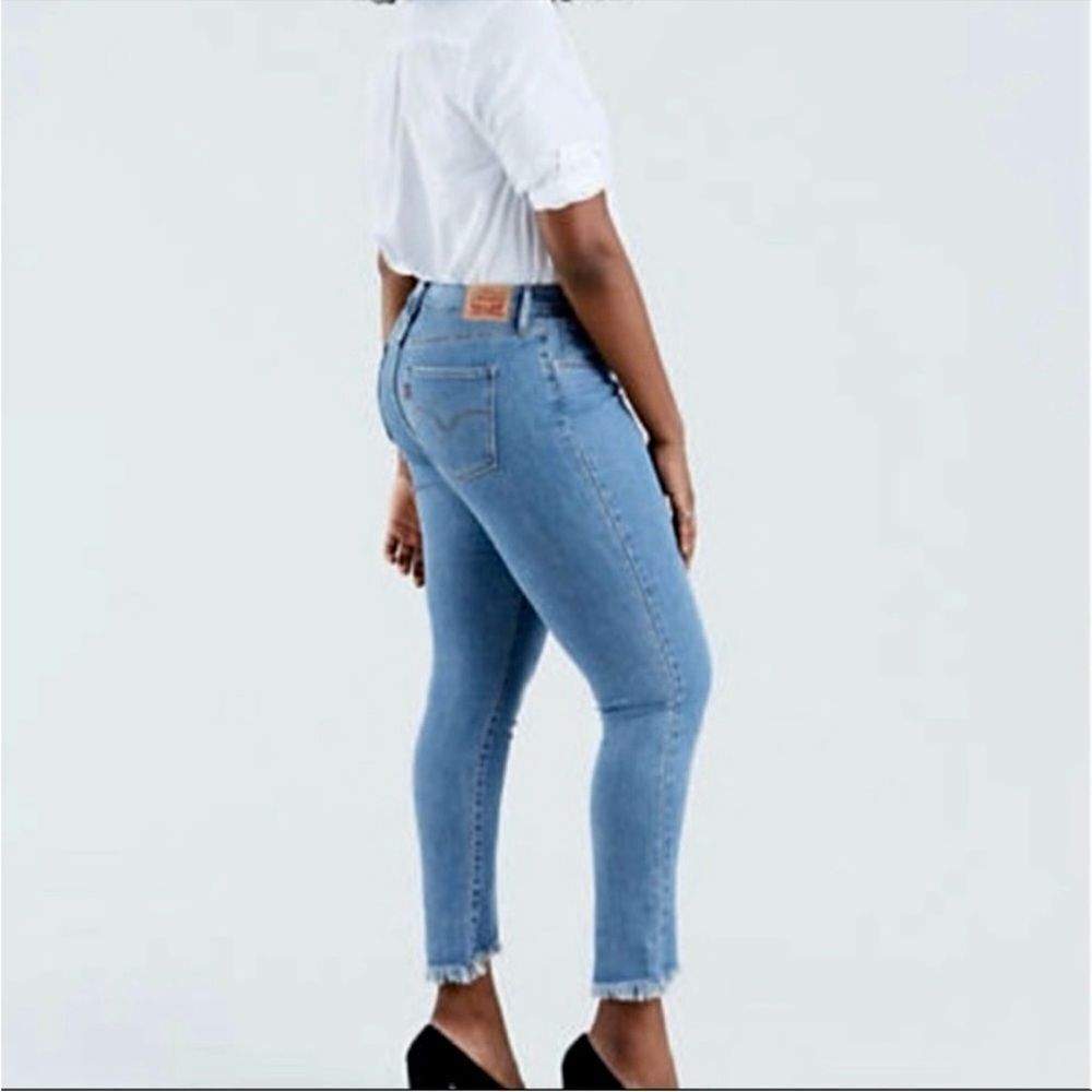 Levi’s 721 High Rise Skinny Cropped Jeans Fringe Hems 31